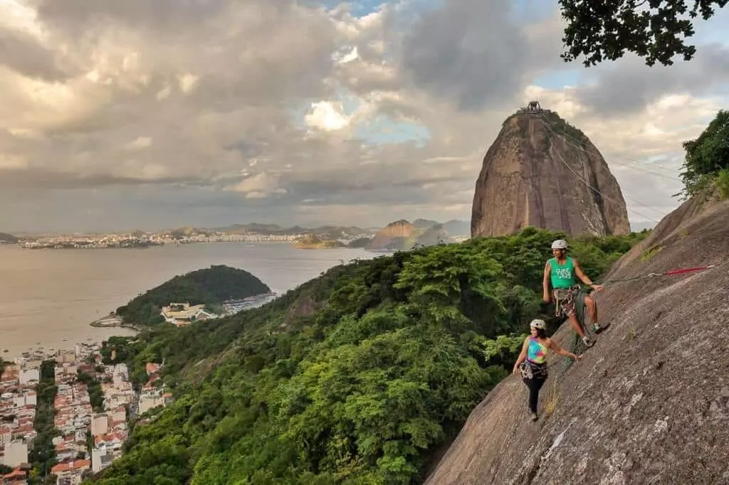 escalada-face-norte-morro-da-urca-rj-por-jessica-marinho-maior - Aventuras ao Ar Livre